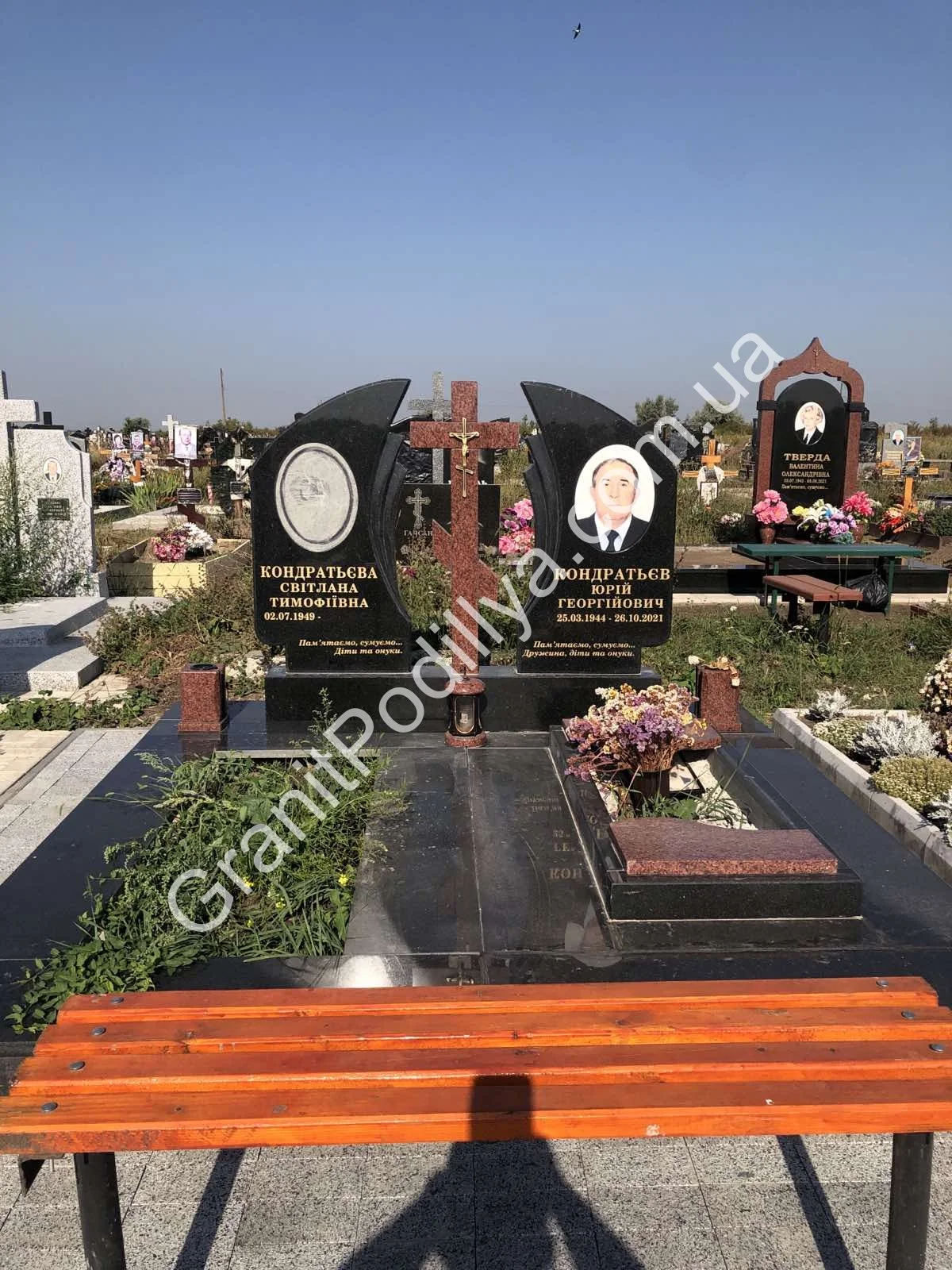 Подвійний пам'ятник з граніту - Кам'янець-Подільський | GranitPodillya